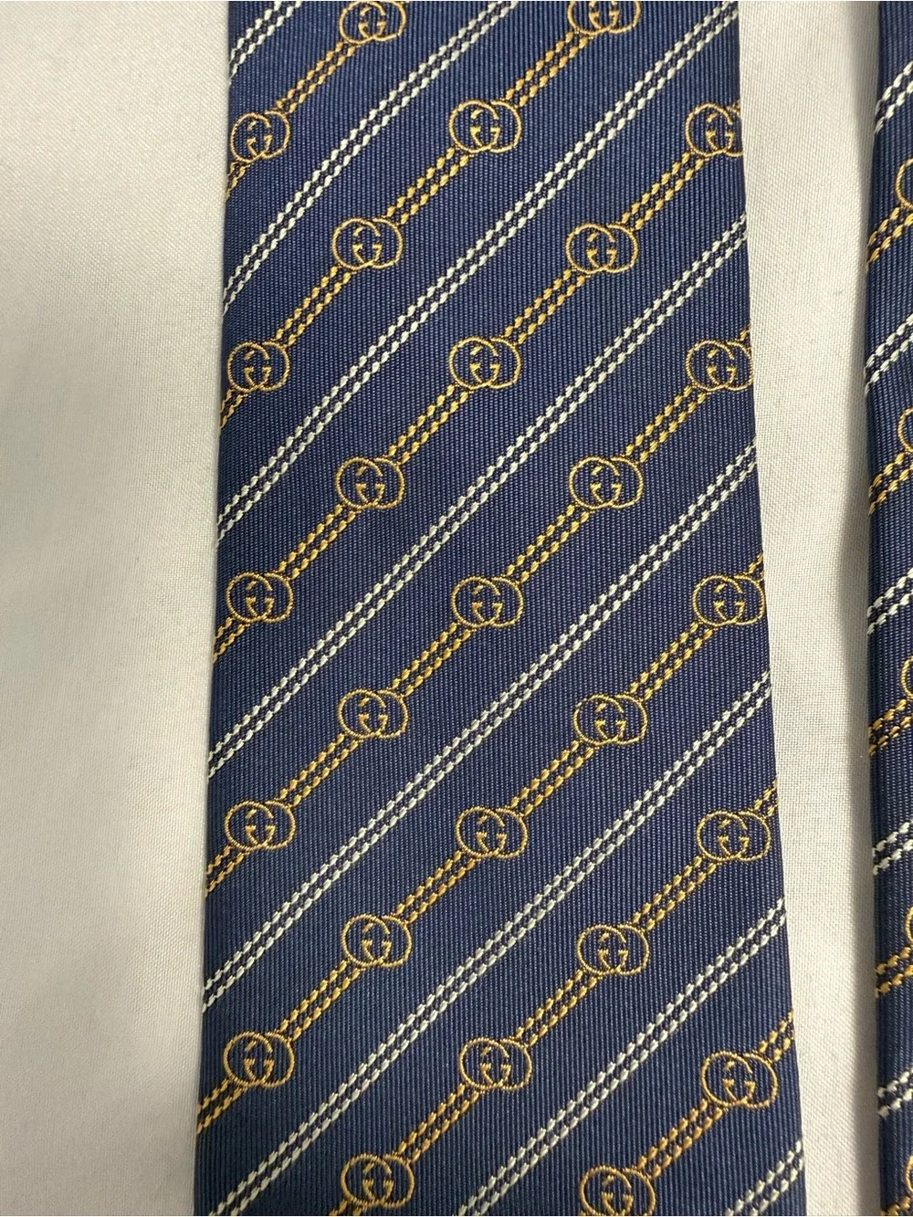 Gucci elegant silk